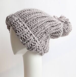 NWT Soft Chunky Cable Knit Beanie - With Pom Pom